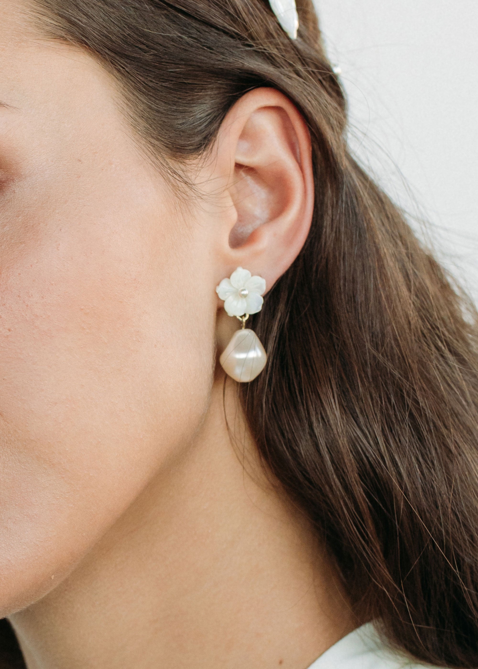 Jennifer BEHR Iris Pearl Earrings, Pearl