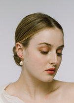 Load image into Gallery viewer, Perle Hoop Earrings

